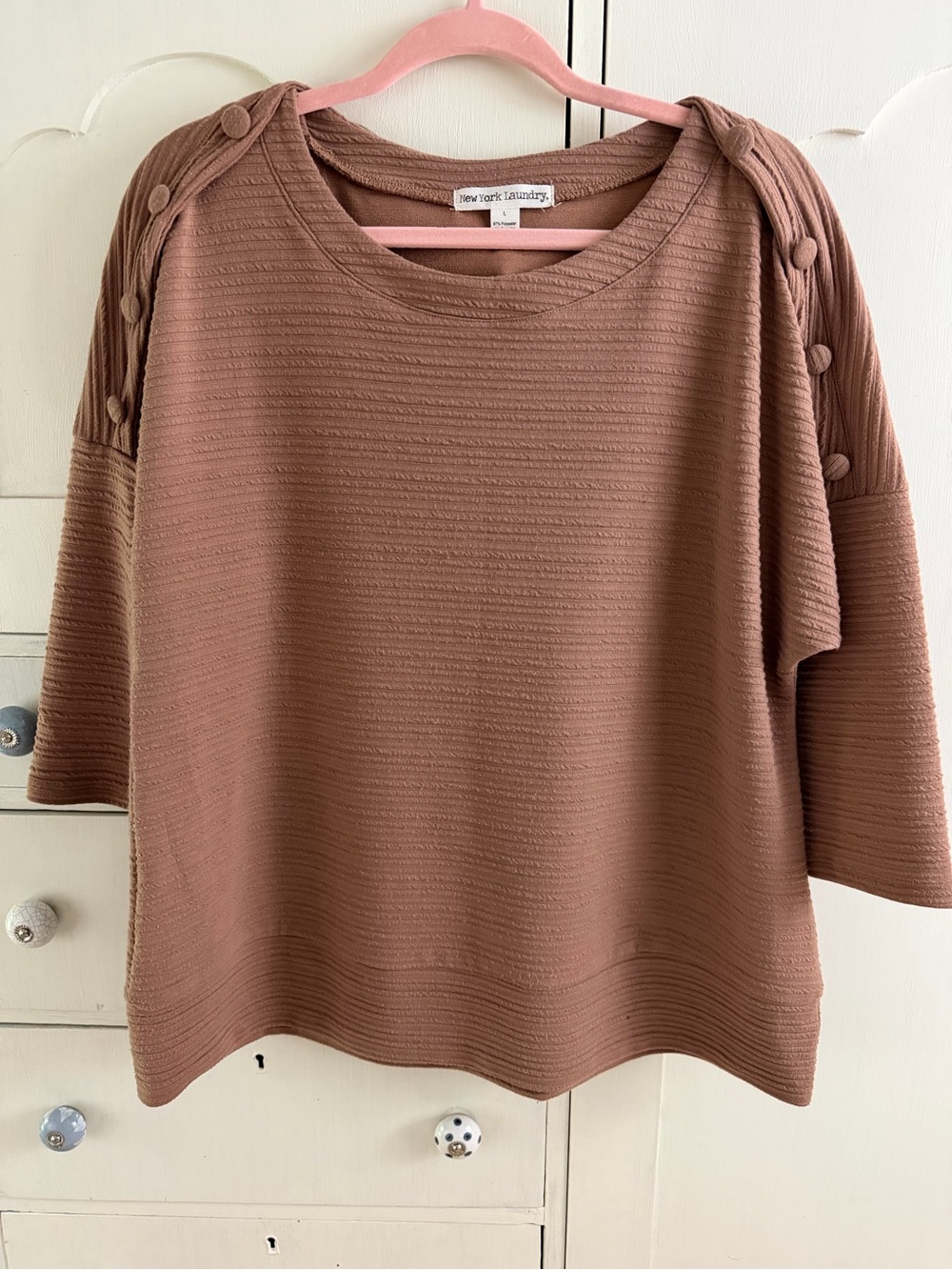 New York Laundry Mauve Ribbed Knit Top with Button Accent Large
